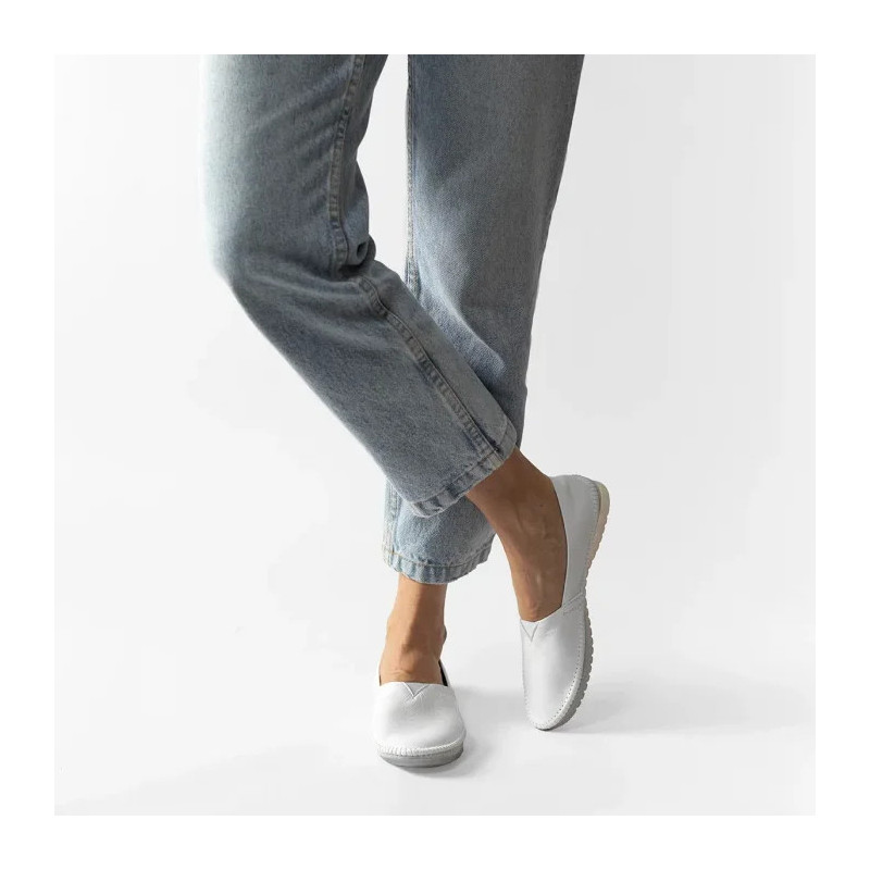 Maciejka Białe 01930-11/00-0 (MA124-b) sneakers