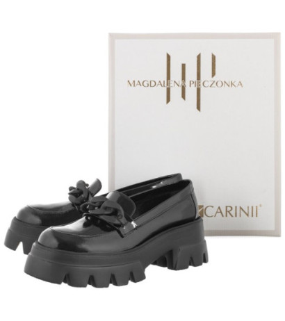 Carinii Czarne Lakierowane B7624-070-000-000-000 (CI644-a) shoes