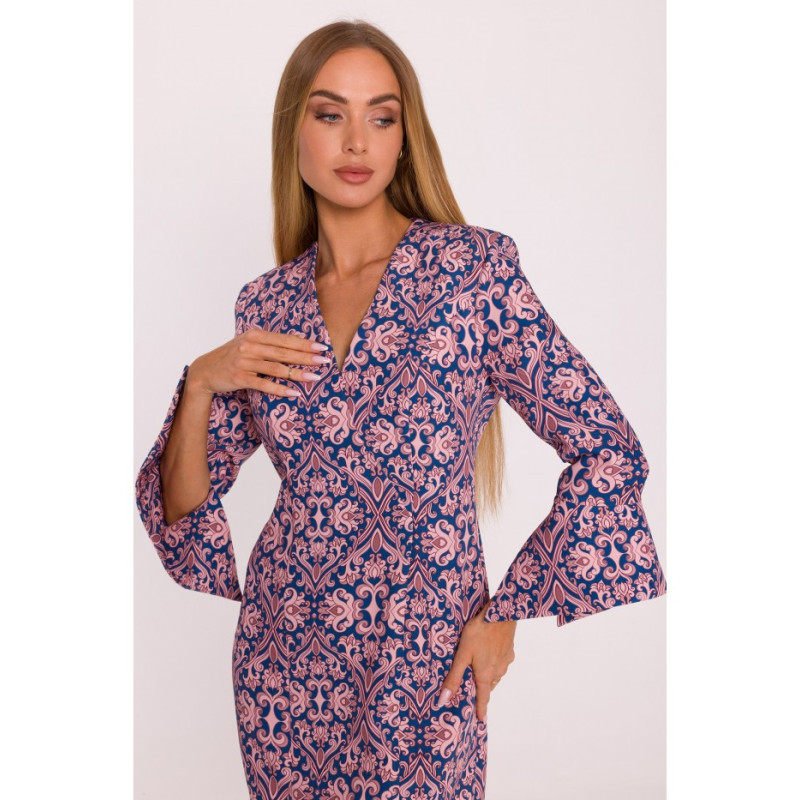 M877 Sukienka we wzór z szerokimi mankietami - model 3