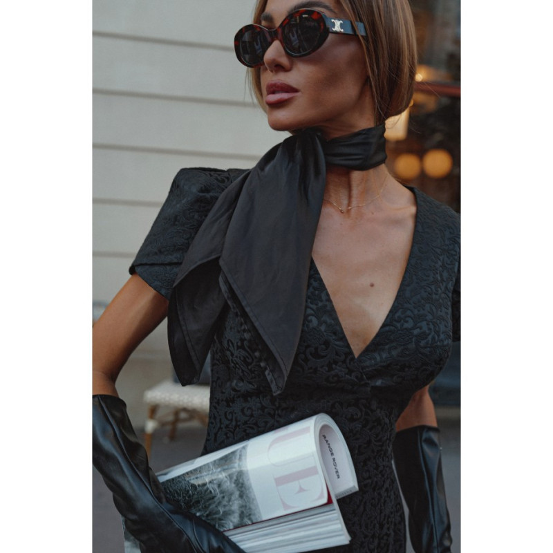 M882 Żakardowa mini sukienka - czarna