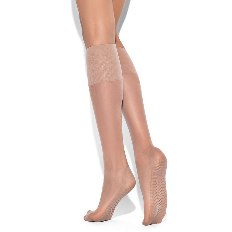 Mona socks to the knees