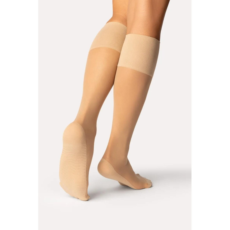 Mona socks to the knees