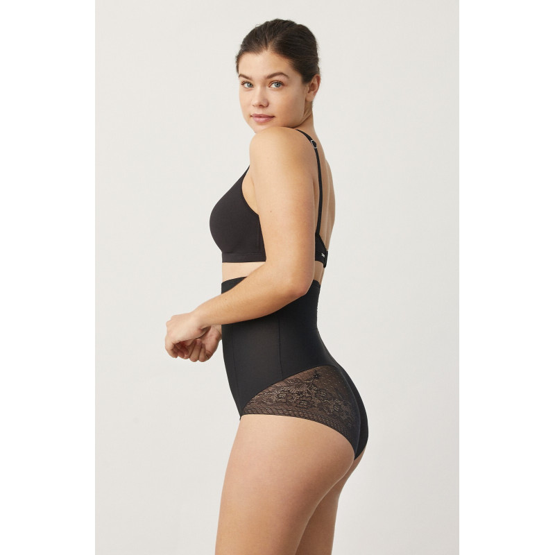 Ysabel Mora slimming panties