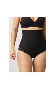 Ysabel Mora slimming panties