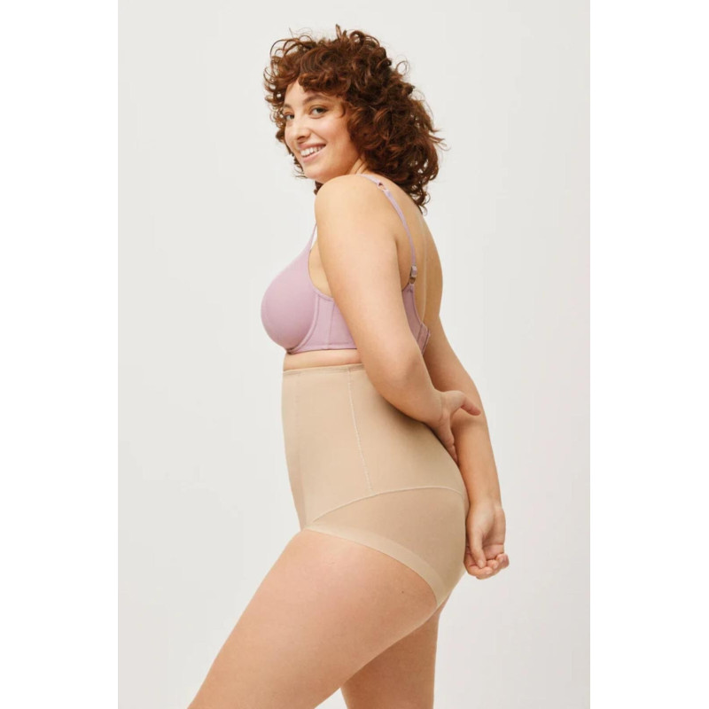 Ysabel Mora slimming panties