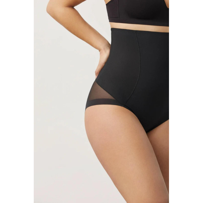 Ysabel Mora slimming panties