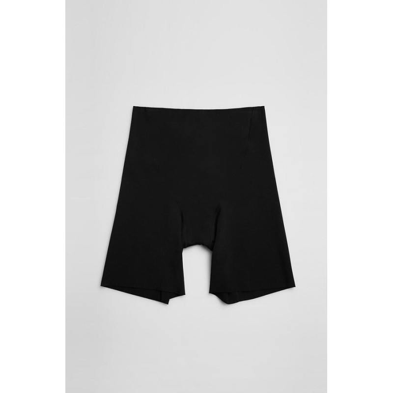 Ysabel Mora long panties