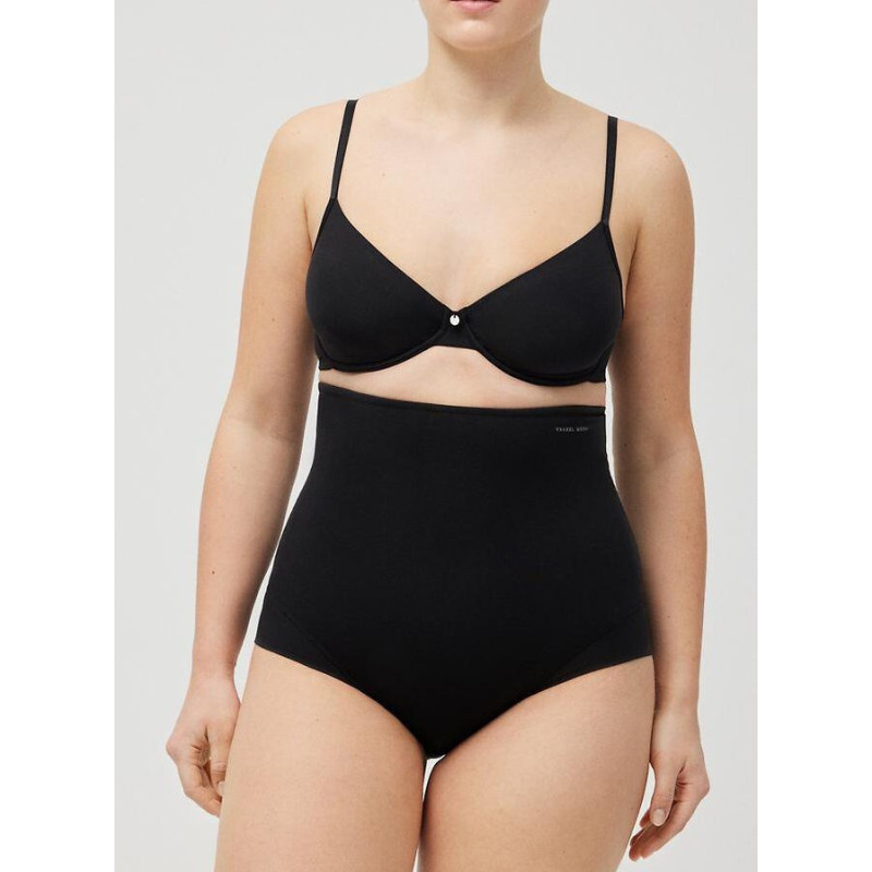 Ysabel Mora slimming panties