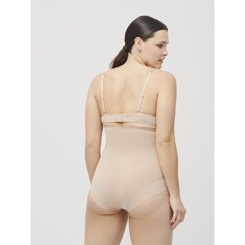 Ysabel Mora slimming panties