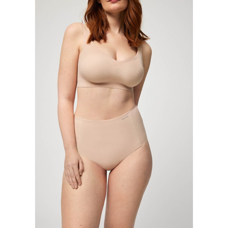 Ysabel Mora slimming panties