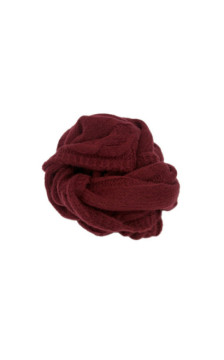 P&M Clothing a scarf