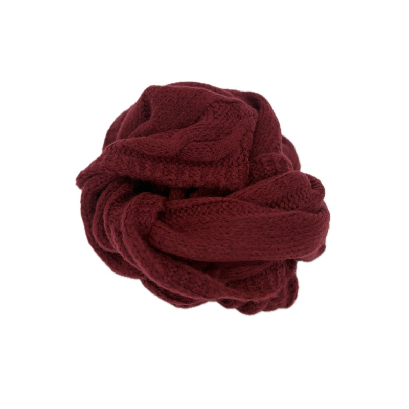 P&M Clothing a scarf