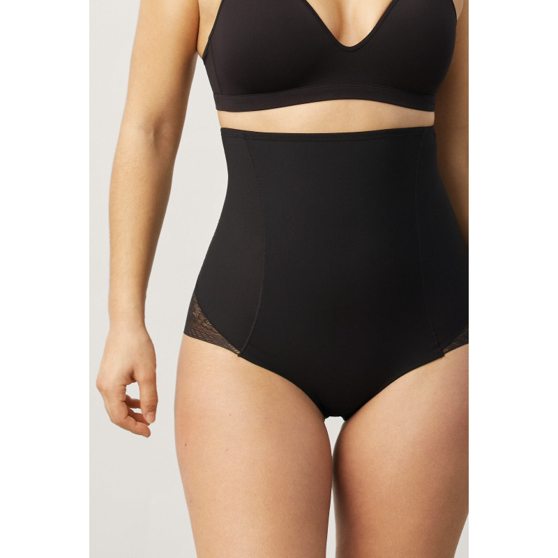 Ysabel Mora slimming panties