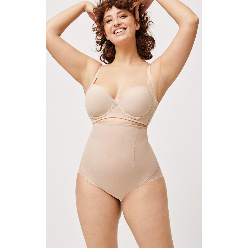 Ysabel Mora slimming panties