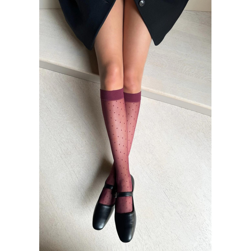 Veneziana socks to the knees