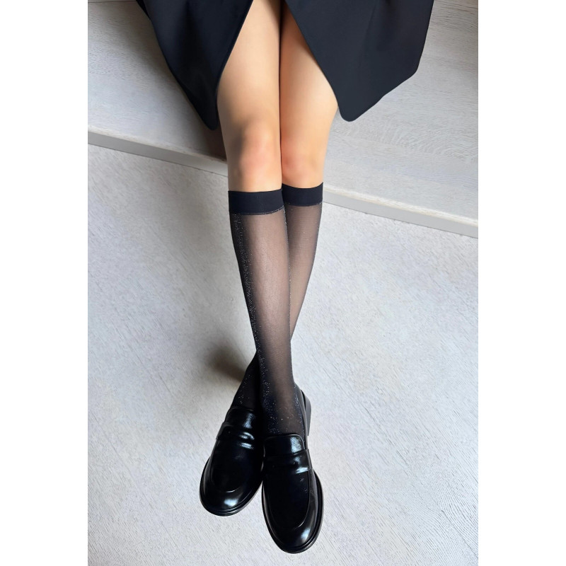 Veneziana socks to the knees