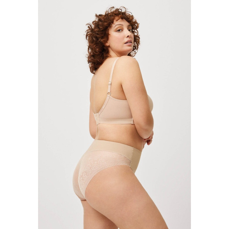 Ysabel Mora slimming panties