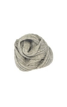 P&M Clothing a scarf